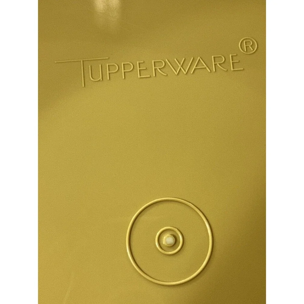 Vintage Tupperware Cake Taker Harvest Gold 1256 1257 No Handle